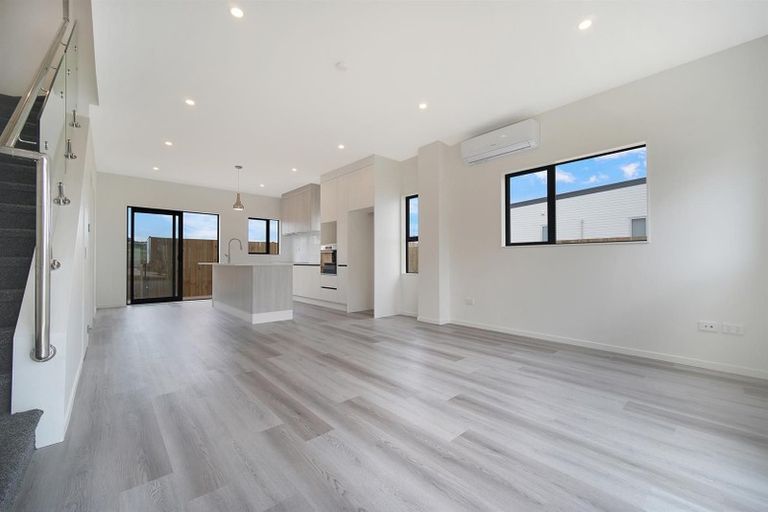 Photo of property in 42 Holcroft Street, Papakura, 2110