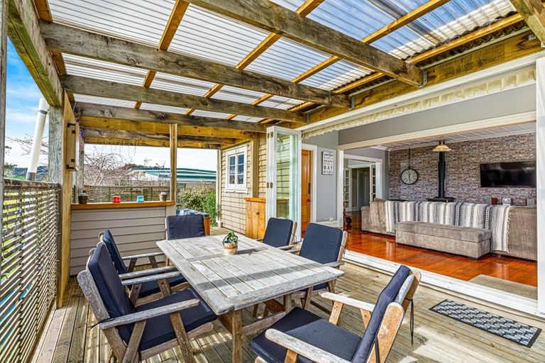 Photo of property in 55 Springs Road, Parakai, 0830