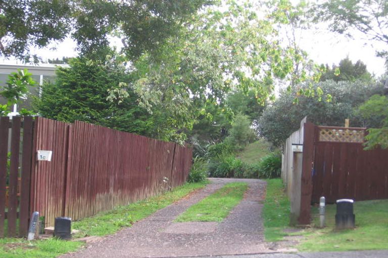 Photo of property in 1 Autumn Avenue, Glen Eden, Auckland, 0602