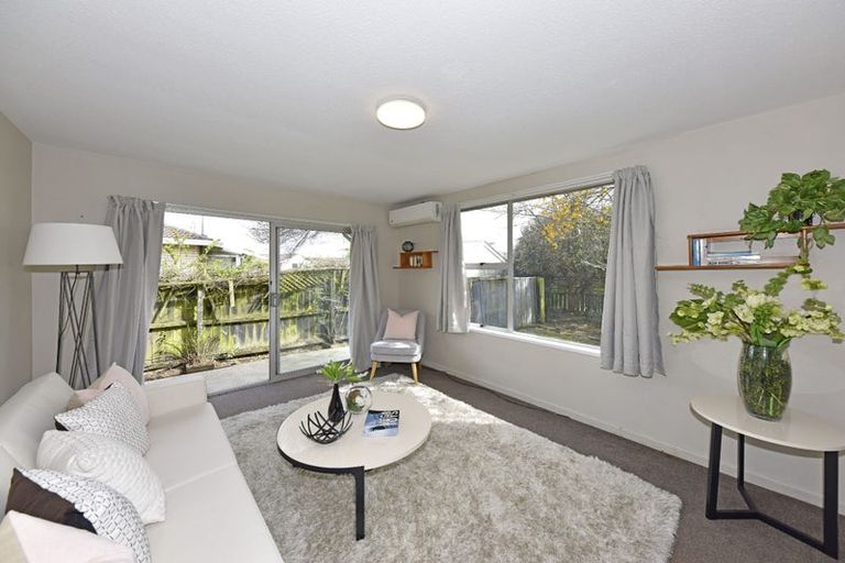 Photo of property in 17a Leonie Place, Aranui, Christchurch, 8061
