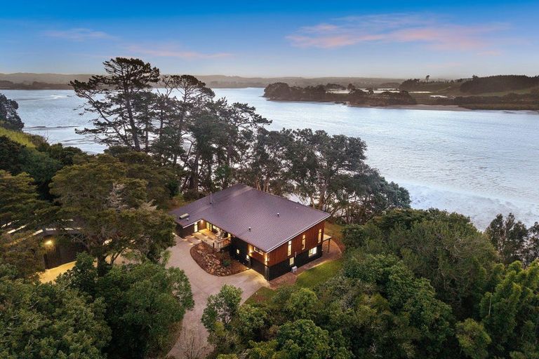 Photo of property in 115 Waitangi Falls Road, Glenbrook, Waiuku, 2681