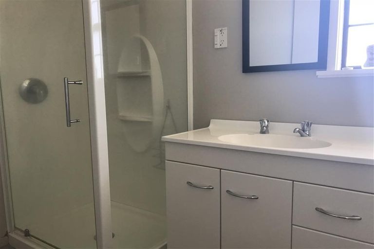 Photo of property in 4 Bellevue Road, Brookfield, Tauranga, 3110