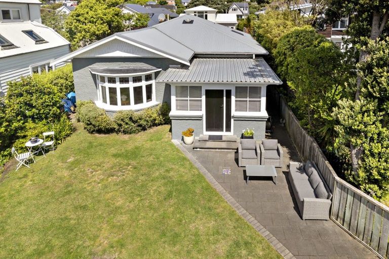 Photo of property in 23 Marine Parade, Eastbourne, Lower Hutt, 5013