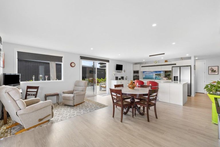 Photo of property in 6 Park Crescent, Mangawhai Heads, Mangawhai, 0505