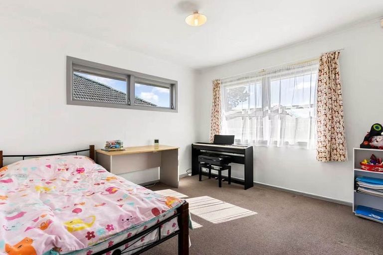 Photo of property in 3a Robertson Road, Ranui, Auckland, 0612
