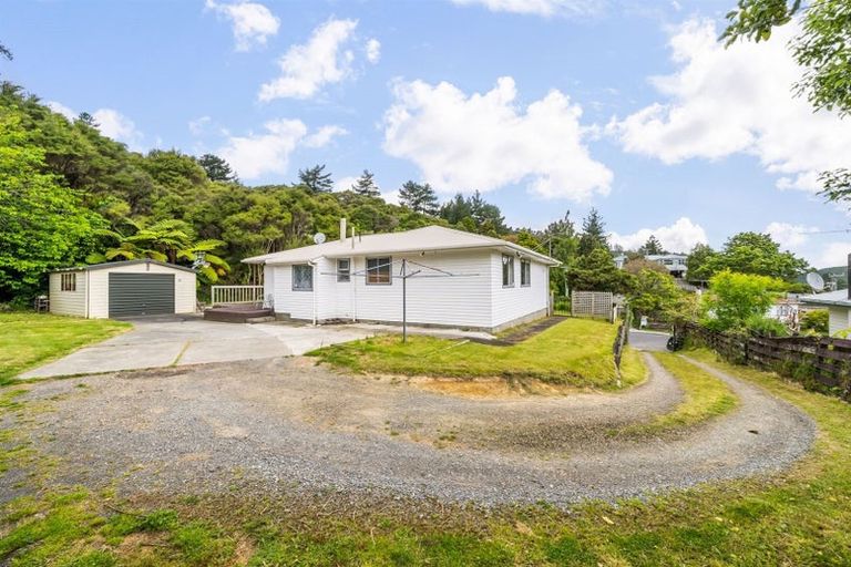 Photo of property in 15 Gawler Grove, Wainuiomata, Lower Hutt, 5014