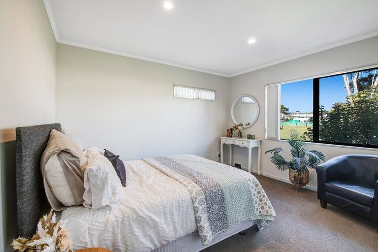 Photo of property in 1/27 Roanoke Way, Albany, Auckland, 0632