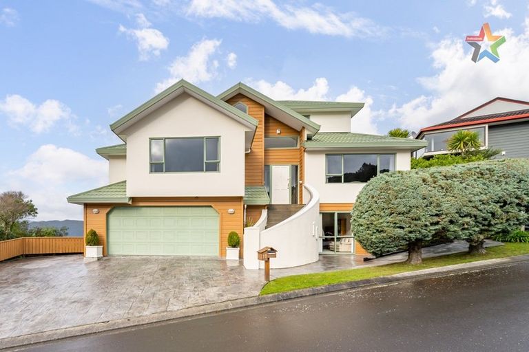 Photo of property in 10 Opurere Grove, Tirohanga, Lower Hutt, 5010