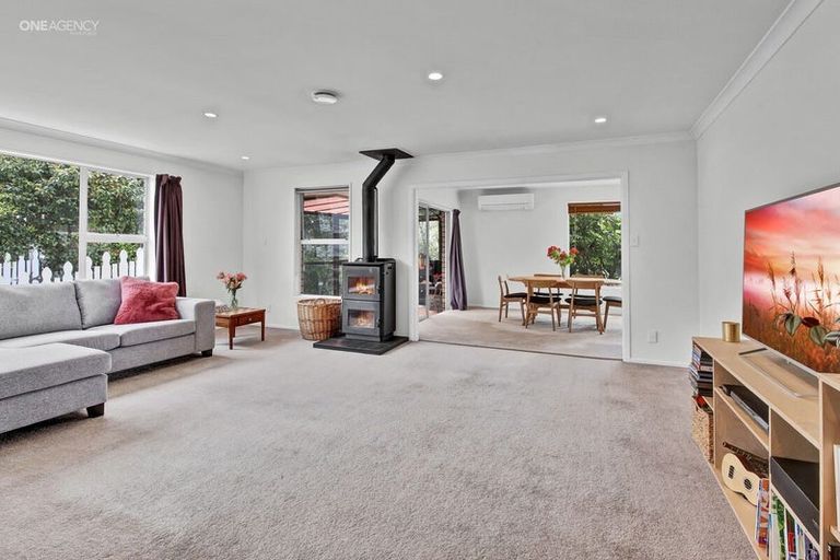 Photo of property in 15 Chilton Drive, Mairehau, Christchurch, 8052