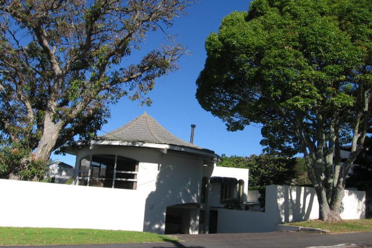 Photo of property in 1 Tiri Road, Takapuna, Auckland, 0620