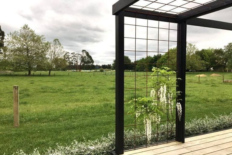 Photo of property in 37 Peake Road, Cambridge, Hamilton, 3283