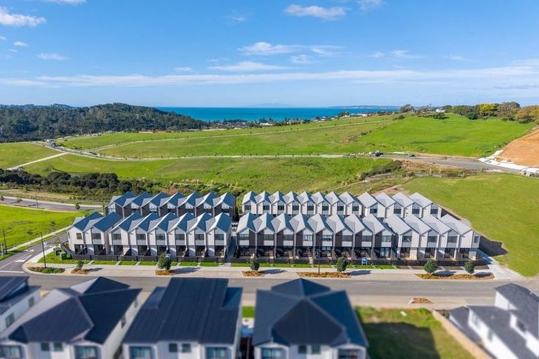 Photo of property in 10/21 Makomako Drive, Orewa, 0931