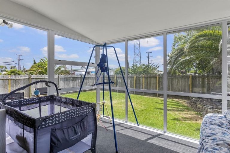 Photo of property in 42 Tiraumea Drive, Pakuranga, Auckland, 2010