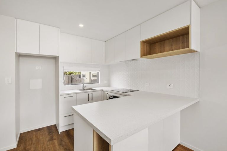 Photo of property in 8/15 Awamutu Grove, Waiwhetu, Lower Hutt, 5010