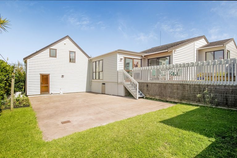 Photo of property in 189 West Harbour Drive, West Harbour, Auckland, 0618
