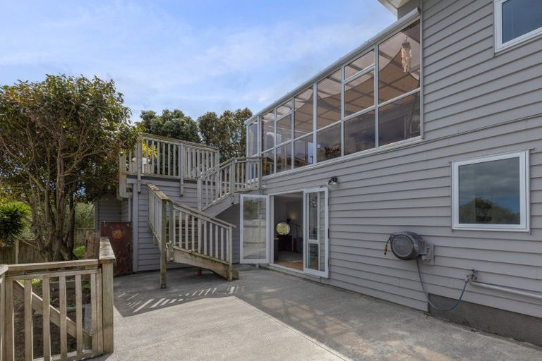 Photo of property in 9 Ayr Place, Papakowhai, Porirua, 5024