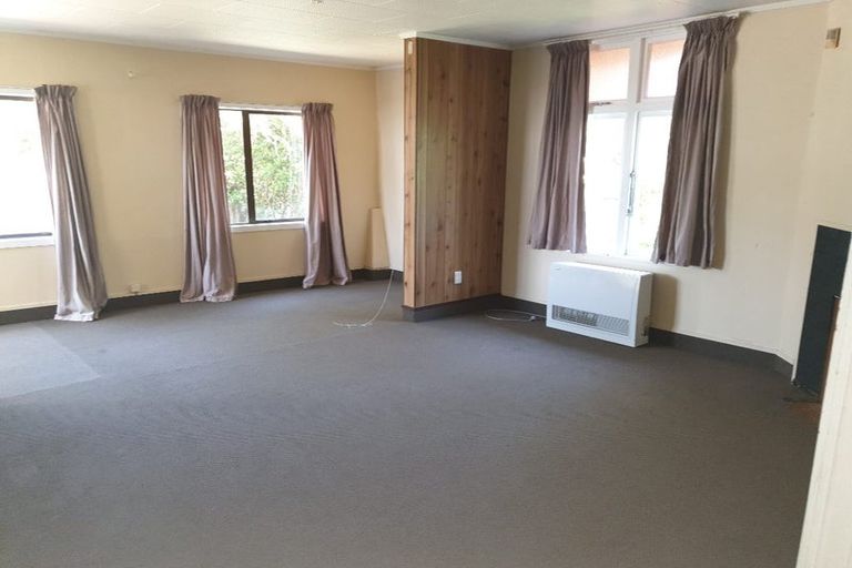 Photo of property in 37 Manuka Street, Castlecliff, Whanganui, 4501