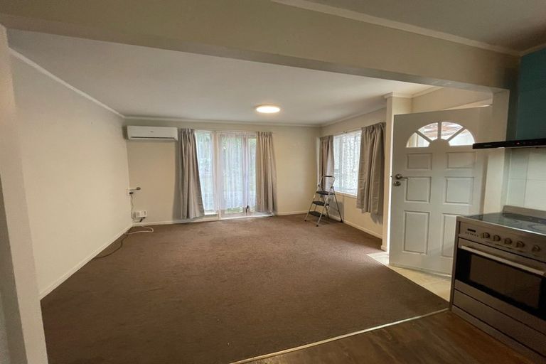 Photo of property in 35 Wairau Road, Forrest Hill, Auckland, 0627