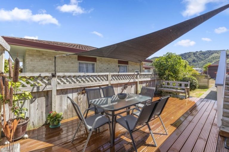 Photo of property in 32 Clearwater Terrace, Brown Owl, Upper Hutt, 5018