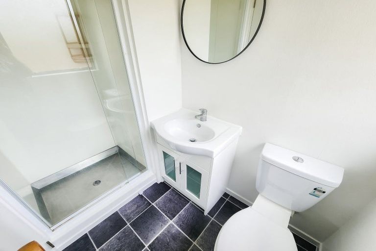 Photo of property in 2 Lydia Place, Kelvin Grove, Palmerston North, 4414