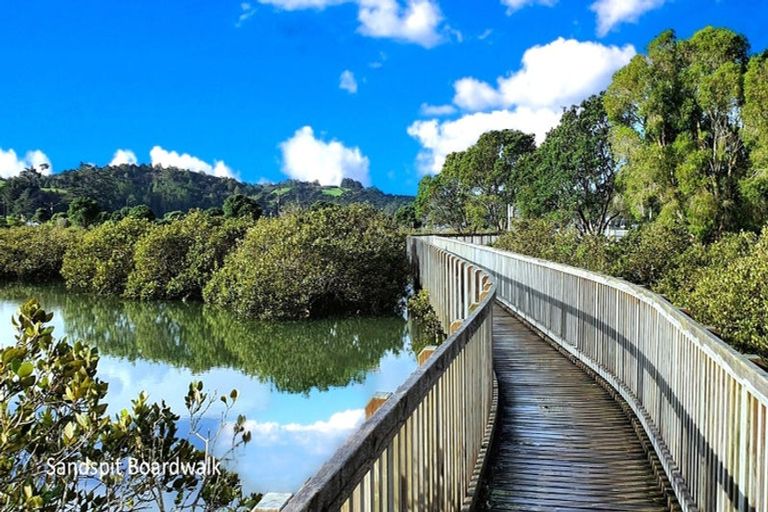 Photo of property in 1080 Sandspit Road, Sandspit, Warkworth, 0982