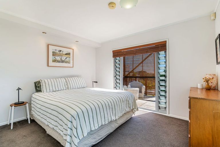 Photo of property in 93 Wade River Road, Stanmore Bay, Whangaparaoa, 0932
