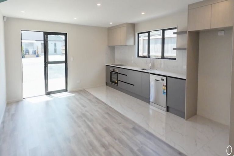 Photo of property in 6 Rorotu Avenue, Karaka, Papakura, 2113