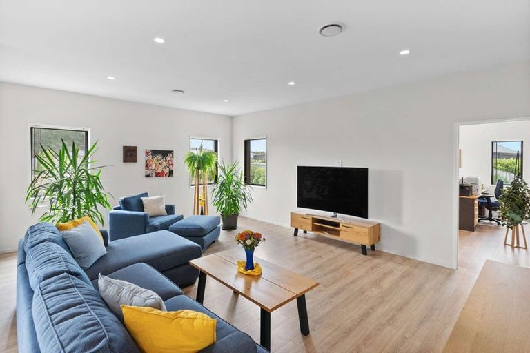 Photo of property in 11 Paradise Way, Amberley, 7410