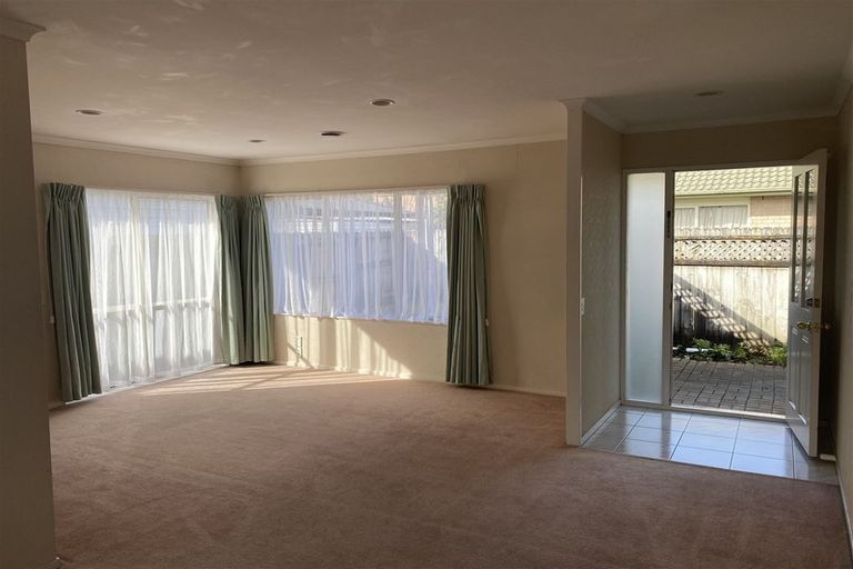 Photo of property in 2/36 West Fairway, Golflands, Auckland, 2013