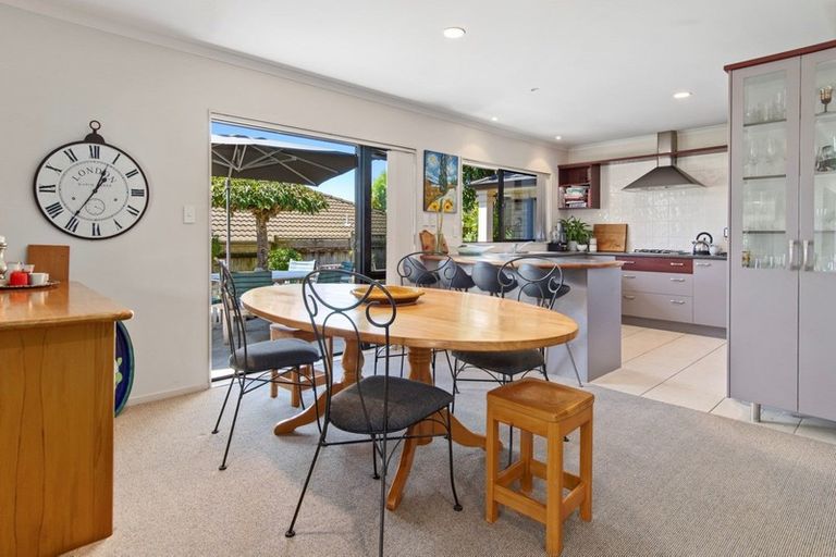 Photo of property in 5 Sabana Place, Bethlehem, Tauranga, 3110