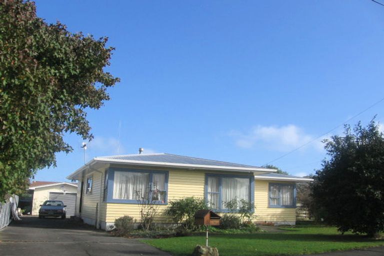 Photo of property in 36 Sutherland Crescent, Westbrook, Palmerston North, 4412