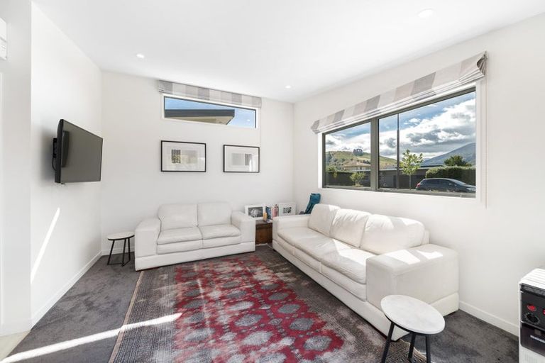 Photo of property in 47 Sylvan Street, Lake Hayes, Queenstown, 9304