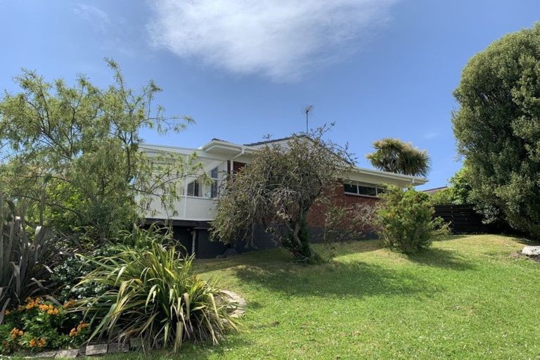 Photo of property in 2/23 Sea Spray Drive, Bucklands Beach, Auckland, 2012