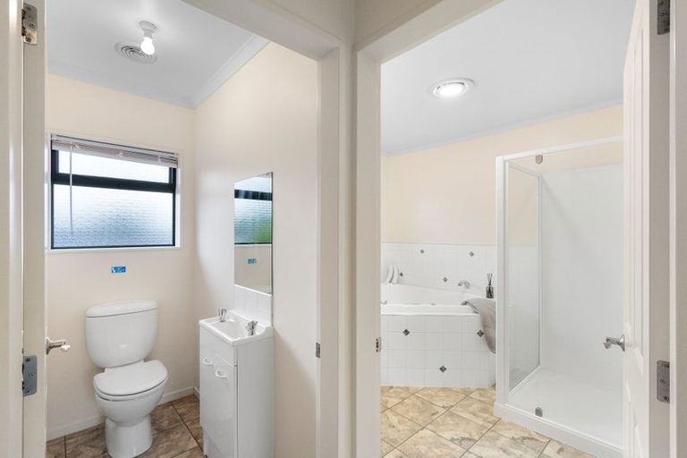 Photo of property in 1 Roseash Lane, Levin, 5510