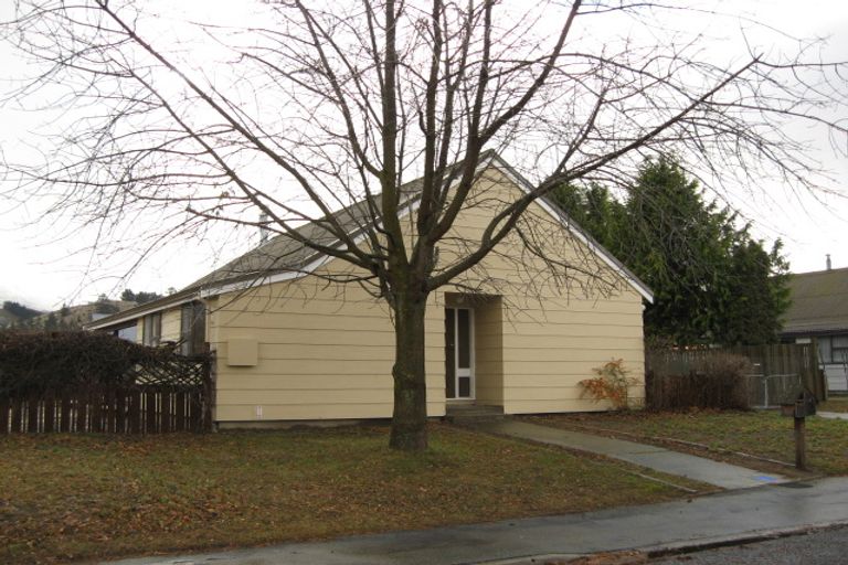 Photo of property in 16 Cornish Place, Cromwell, 9310