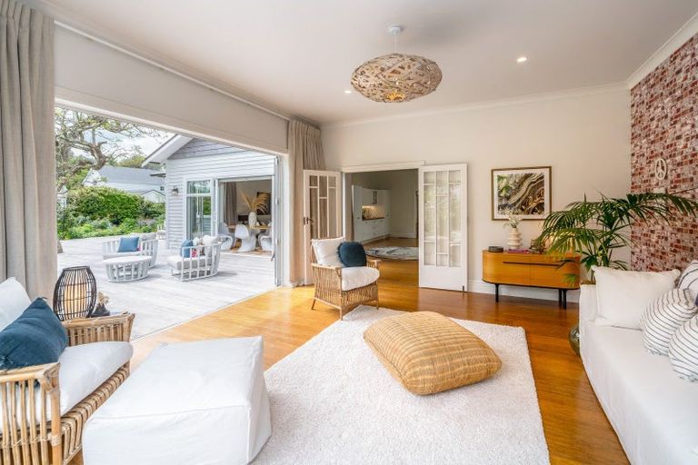 Photo of property in 16 Main Street, Greytown, 5712