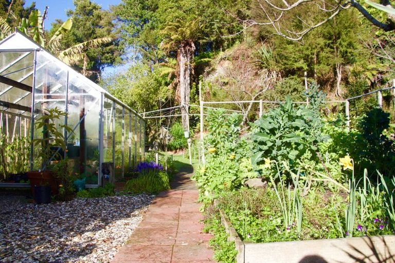 Photo of property in 283 Patons Rock Road, Patons Rock, Takaka, 7182
