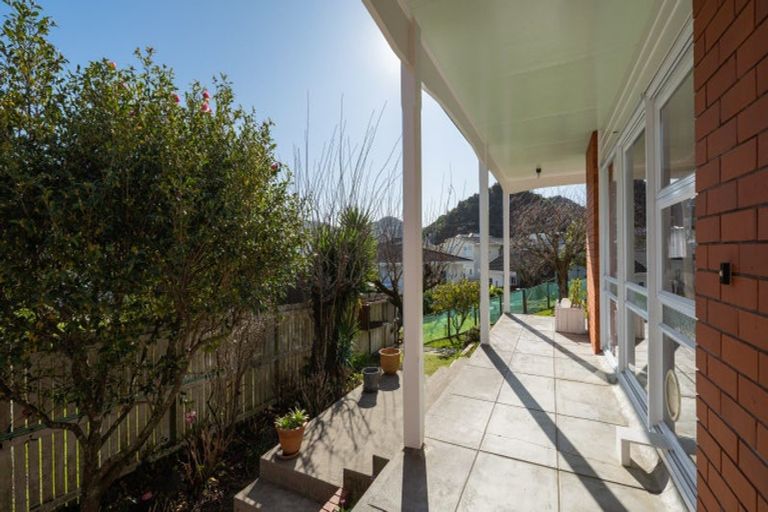 Photo of property in 6a Seaview Crescent, Picton, 7220