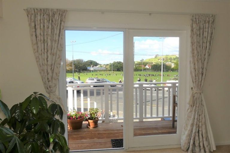 Photo of property in 8/45 Vauxhall Road, Devonport, Auckland, 0624