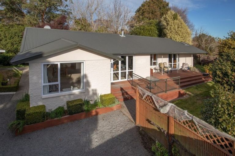 Photo of property in 393 Sawyers Arms Road, Harewood, Christchurch, 8051