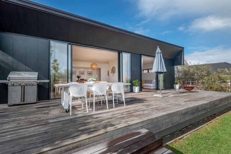 Photo of property in 6 Westwell Road, Belmont, Auckland, 0622