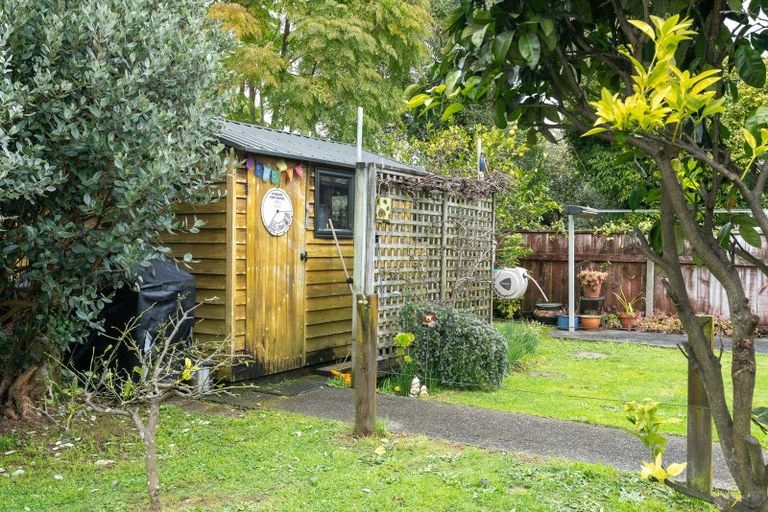 Photo of property in 6 Nimmo Avenue, Waikanae, 5036