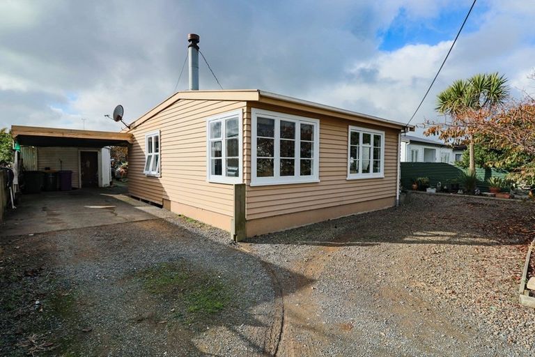 Photo of property in 13 Pratt Avenue, Foxton Beach, Foxton, 4815