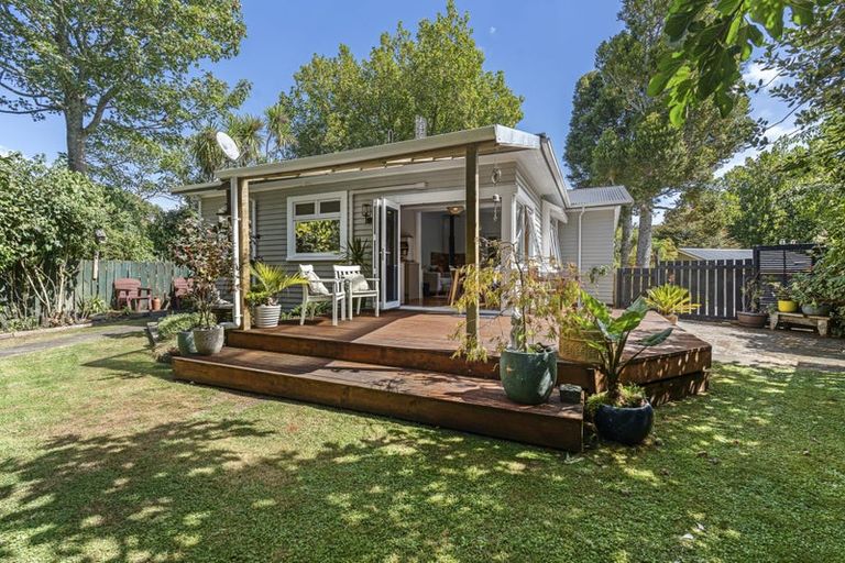 Photo of property in 15a Sycamore Grove, Lower Vogeltown, New Plymouth, 4310