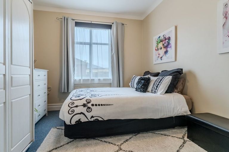 Photo of property in 196 Oxford Street, South Dunedin, Dunedin, 9012