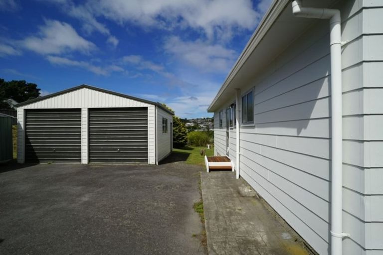 Photo of property in 44 Dominica Crescent, Grenada Village, Wellington, 6037