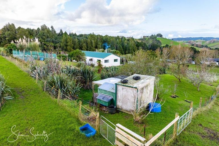 Photo of property in 105 Gorge Road, Maungaturoto, 0520