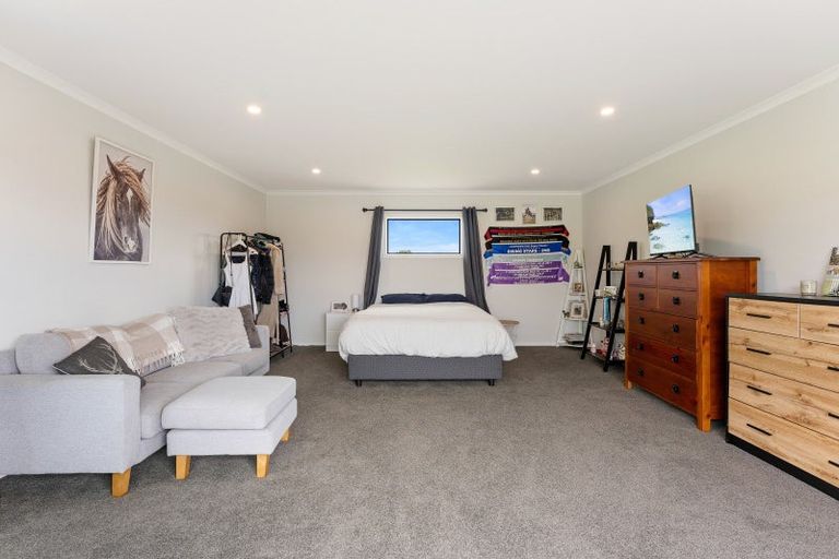 Photo of property in 10 Oriwa Lane, Levin, 5571