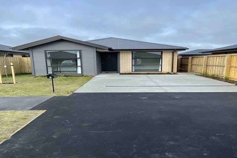 Photo of property in 4 Lomu Way, Rolleston, 7615