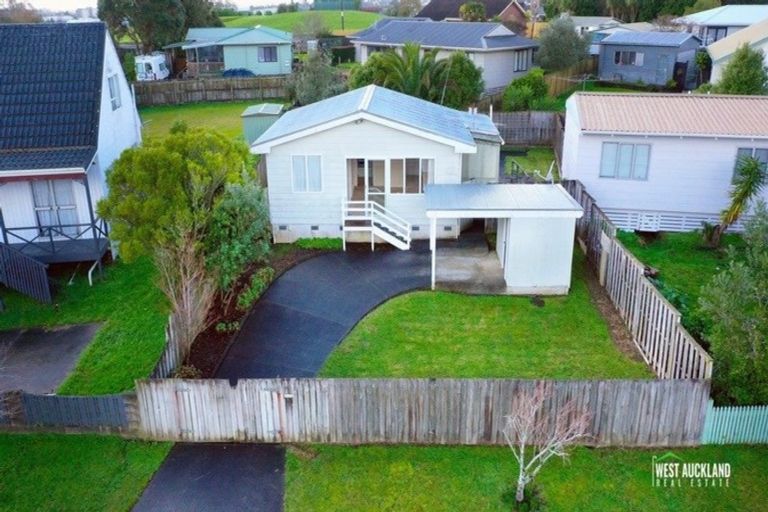 Photo of property in 2/1 Imperial Place, Henderson, Auckland, 0612